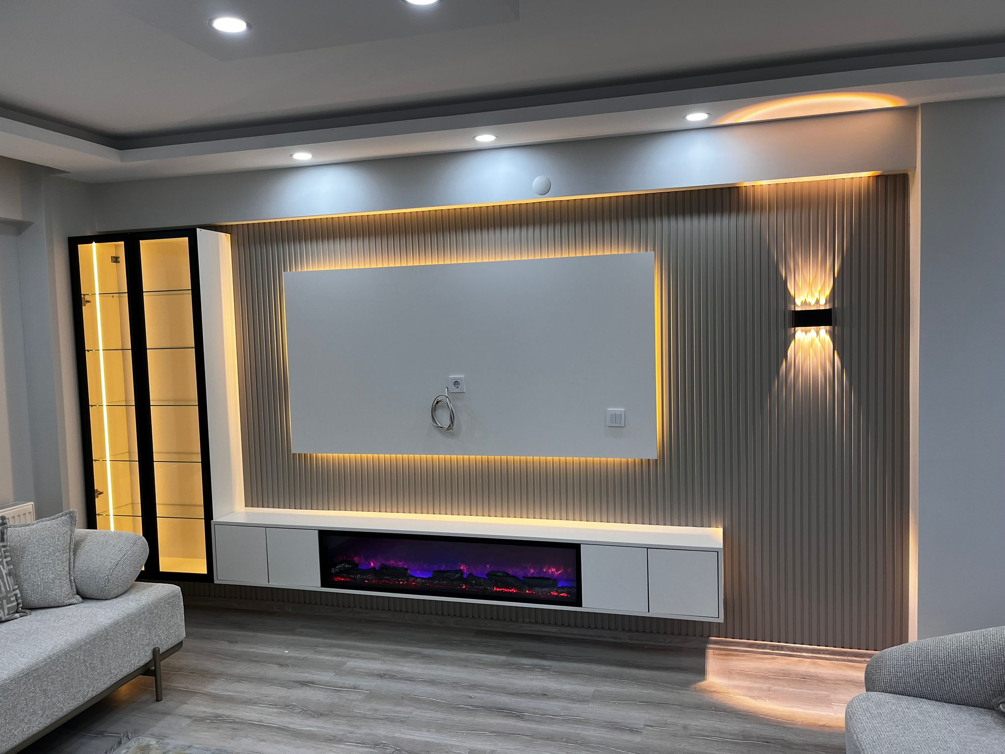 Vitrinli TV Ünitesi